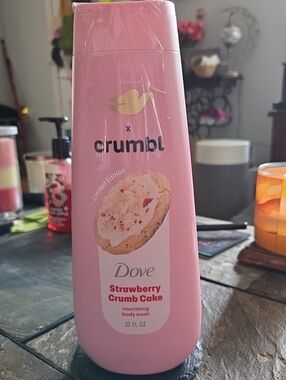Strawberry Crumb Cake Nourishing Body Wash